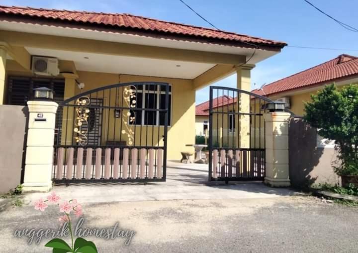 Anggerik Homestay Dungun Kampong Sura Tengah Exterior foto